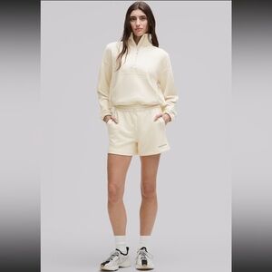 BNWT 🍋 Lululemon x Peleton Softstreme High-Rise Short 4” size 10 in Buttercream